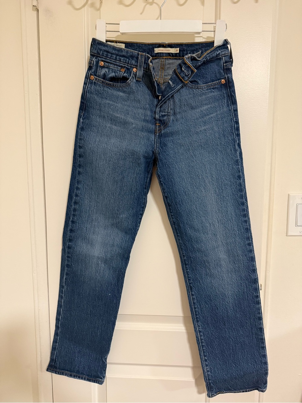 Levi's Women's Straight Leg Jeans in Indigo Blue